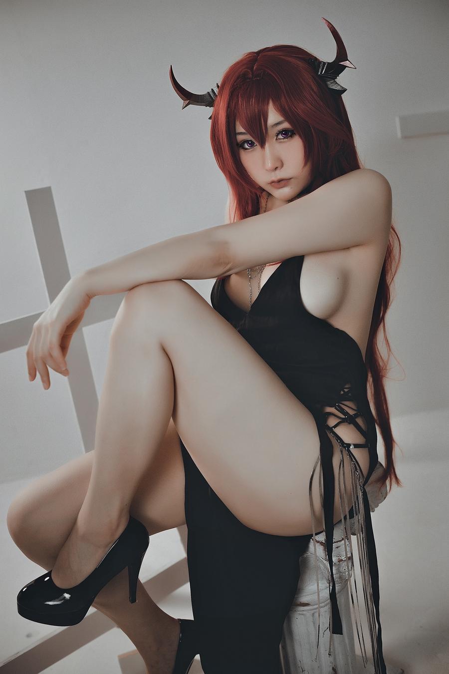 三刀刀miido-No.034 – 明日方舟 史尔特尔 [20P]