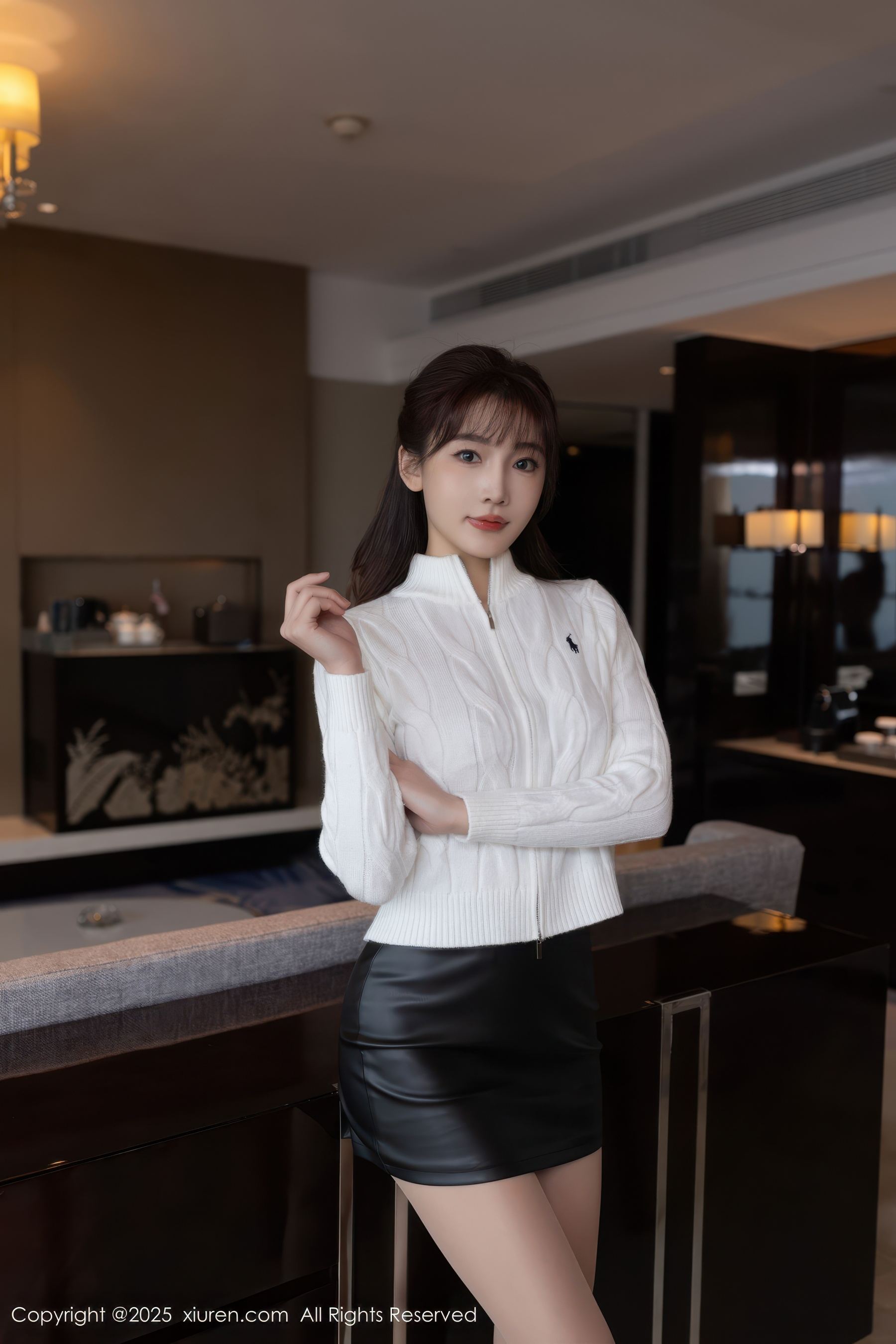 [XiuRen秀人网] No.9852 陆萱萱 丝袜美腿