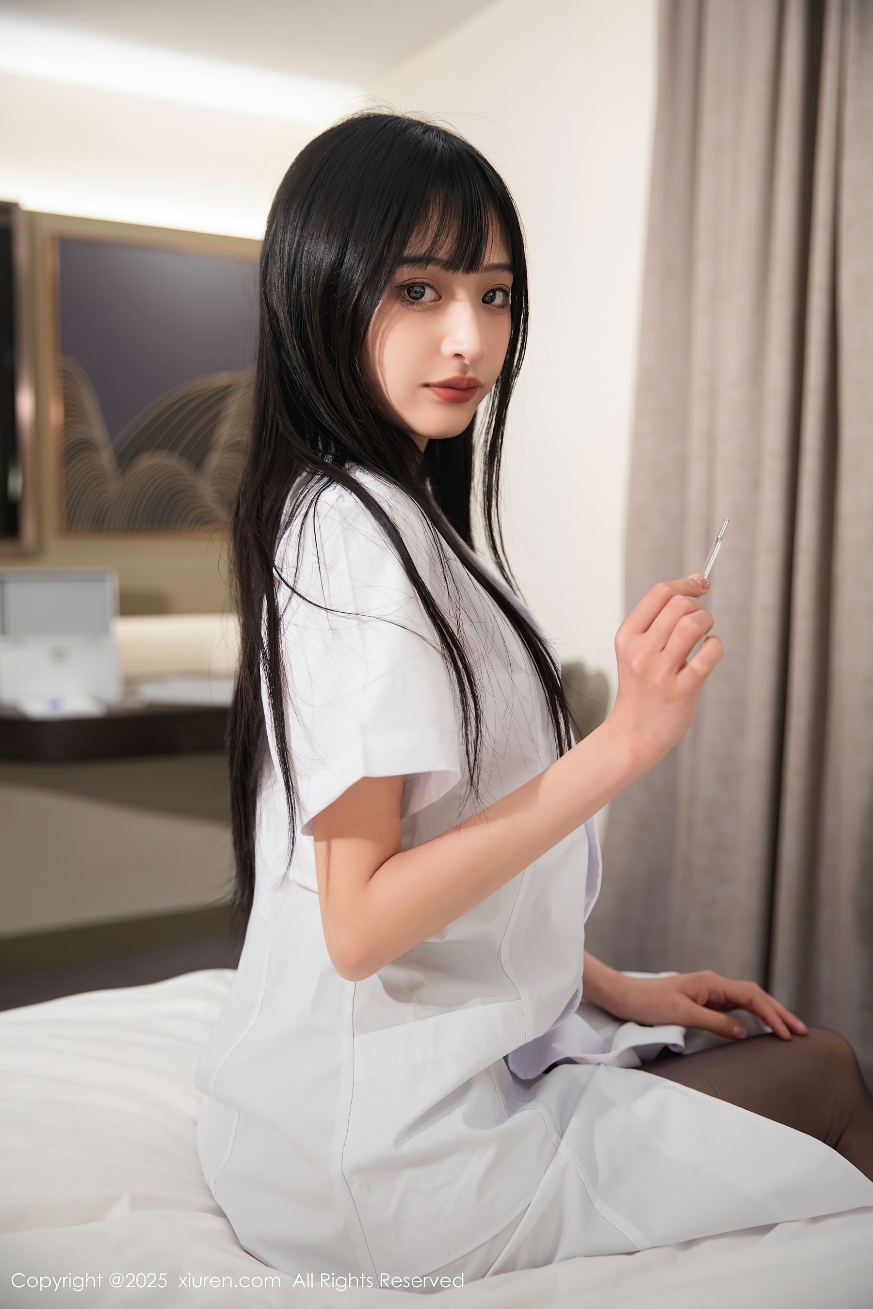 [XiuRen秀人网] No.10373 茂木希子 白色护士服