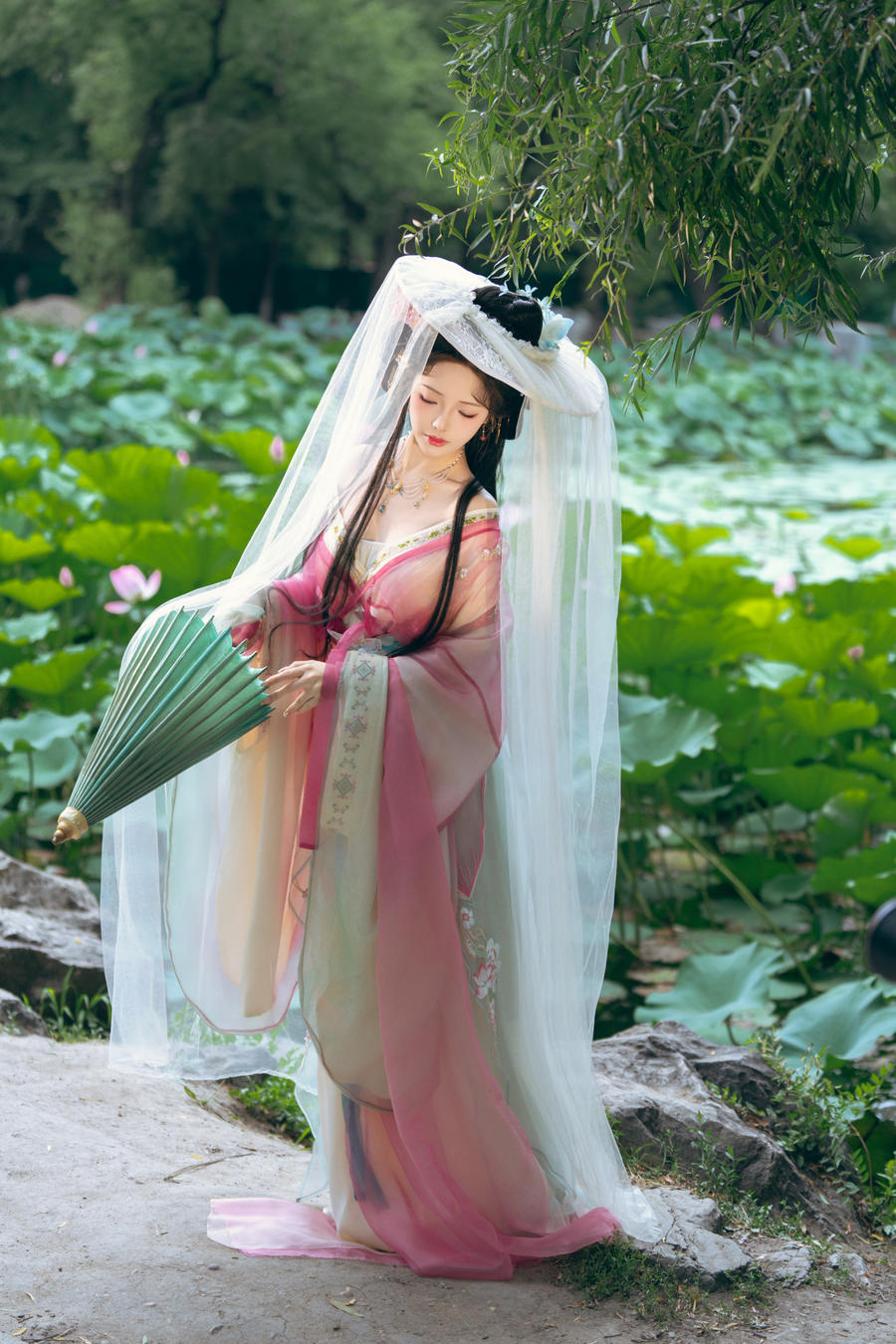 雯妹不讲道理-No.119 – 祝您中秋快乐owo [20P]