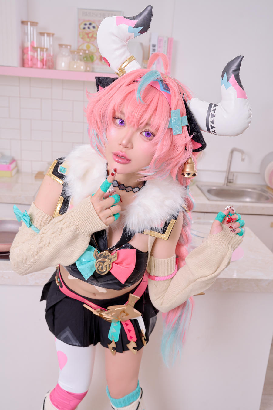 ZinieQ-No.117 – Varesa [33P 2V]