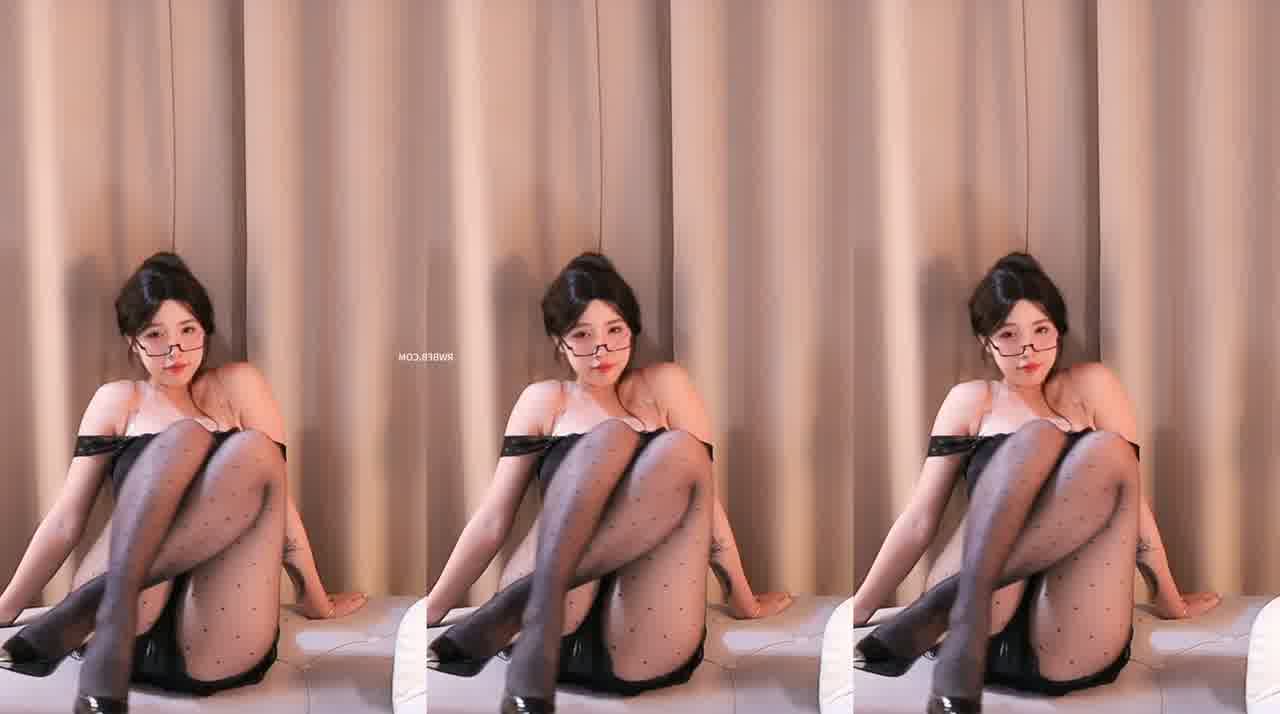 【在线观看】[主播]网易CC直播丸子超凶(蜡笔小丸子)高级群定制舞蹈[4v_4.3G]