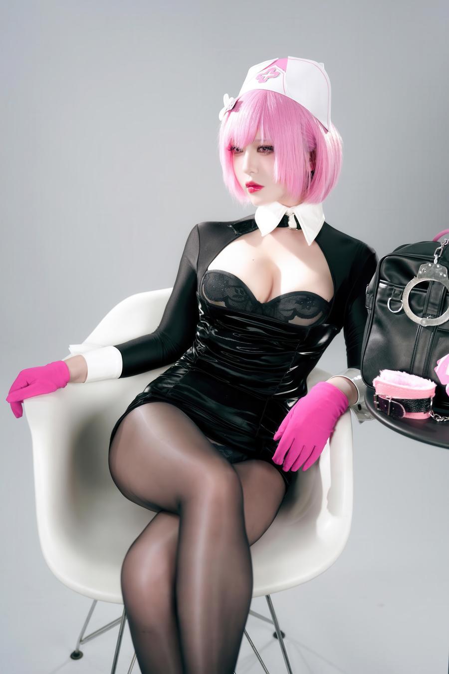 半半子-No.087 – 王医生 [56P]