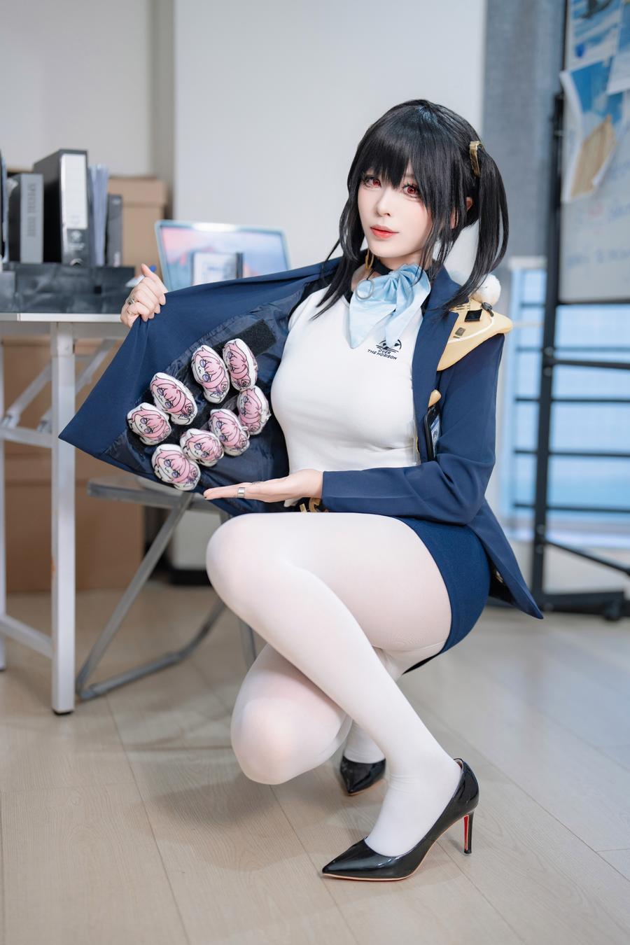 轩萧学姐-No.089 – Nikke胜利女神 索拉 [50P]