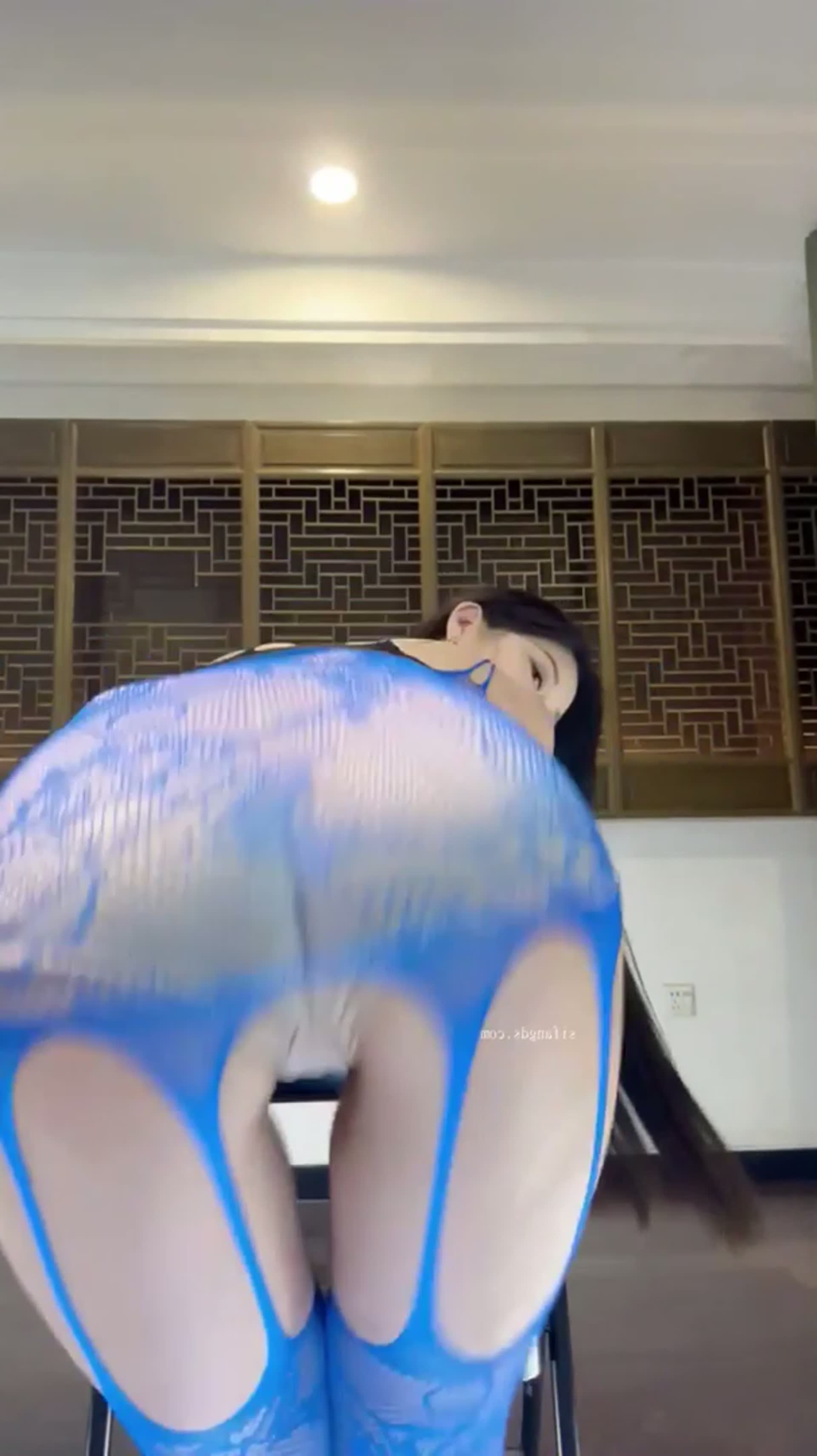 【在线观看】[小姐姐]抖音主播圈圈吖付费定制热舞[6V_1.82G]
