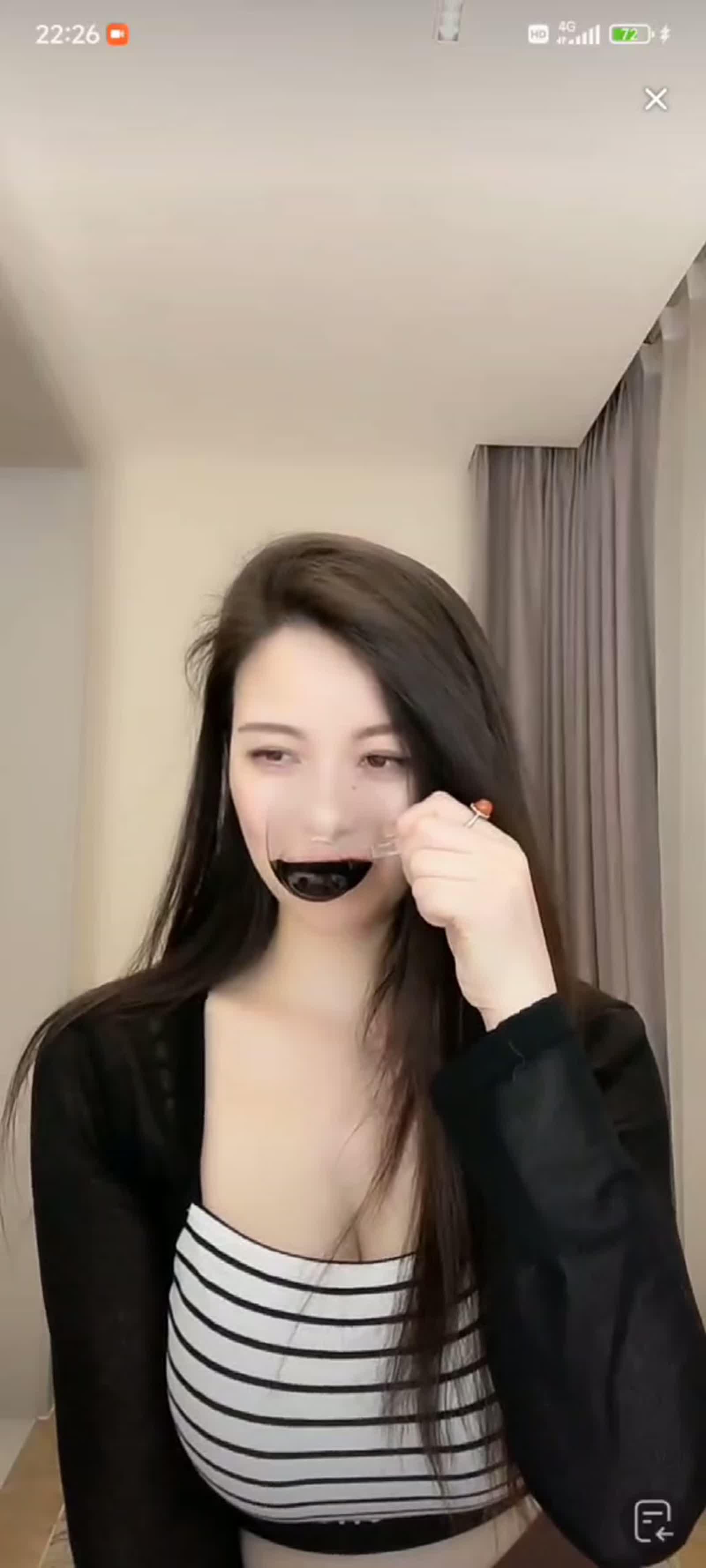 【在线观看】[主播]抖音直播96万粉何如意直播整活舞蹈合集[32V/418.4M]